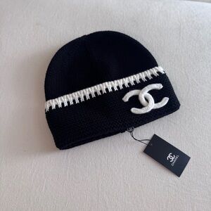 Chanel CC Logo Wool Knit Beanie Black White Hat Size M Luxury Winter Cap